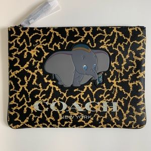 Coach dumbo large wristlet